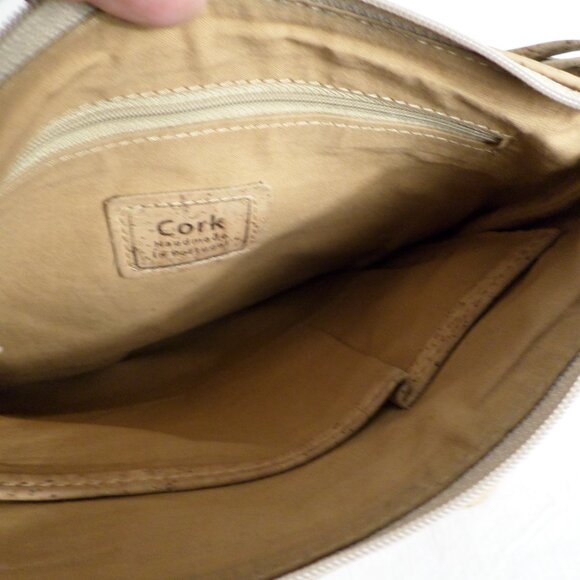 Small Cork Corkor Crossbody Zippered Bag - Picture 8 of 8